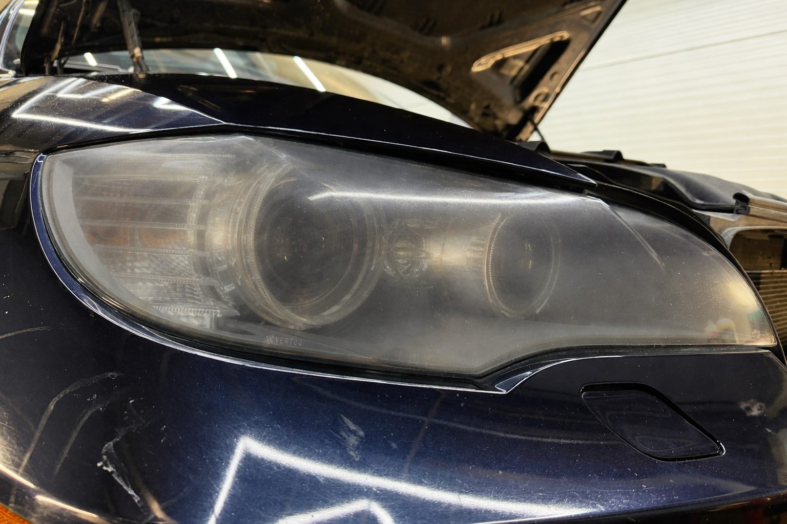 Прозрачные фары после полировки и защиты в Риге